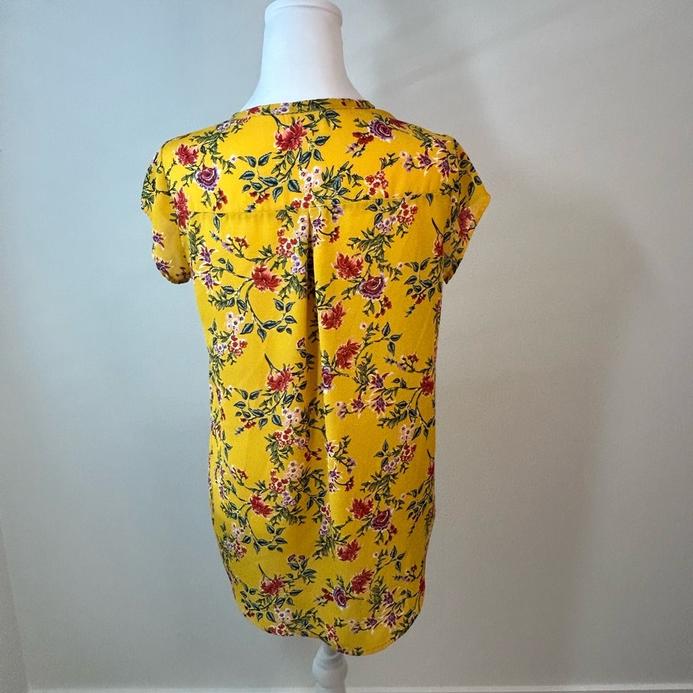 Pleione Mustard Floral Split-Neck Blouse – XS - Picture 2 of 5